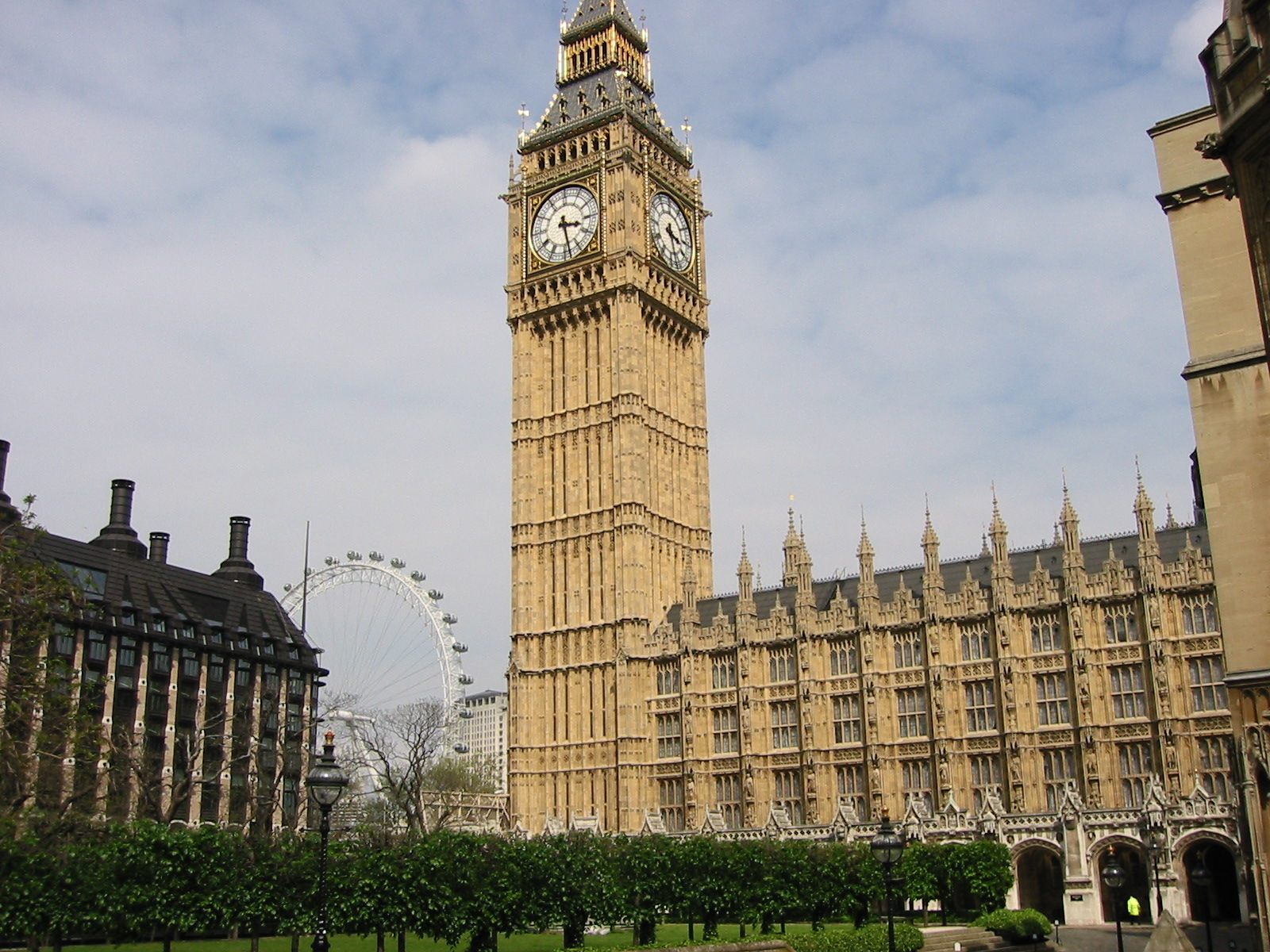 Биг башня в лондоне. Биг-Бен (башня Елизаветы). Часовая башня Биг Бен. Лондонская башня Биг Бен. Лондонские часы Биг Бен.